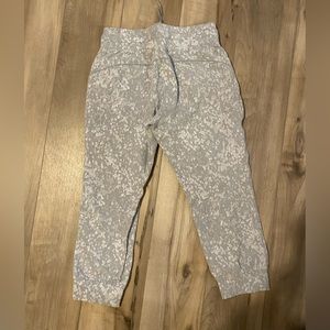 Lululemon Ready To Rulu Jogger 23” size 6